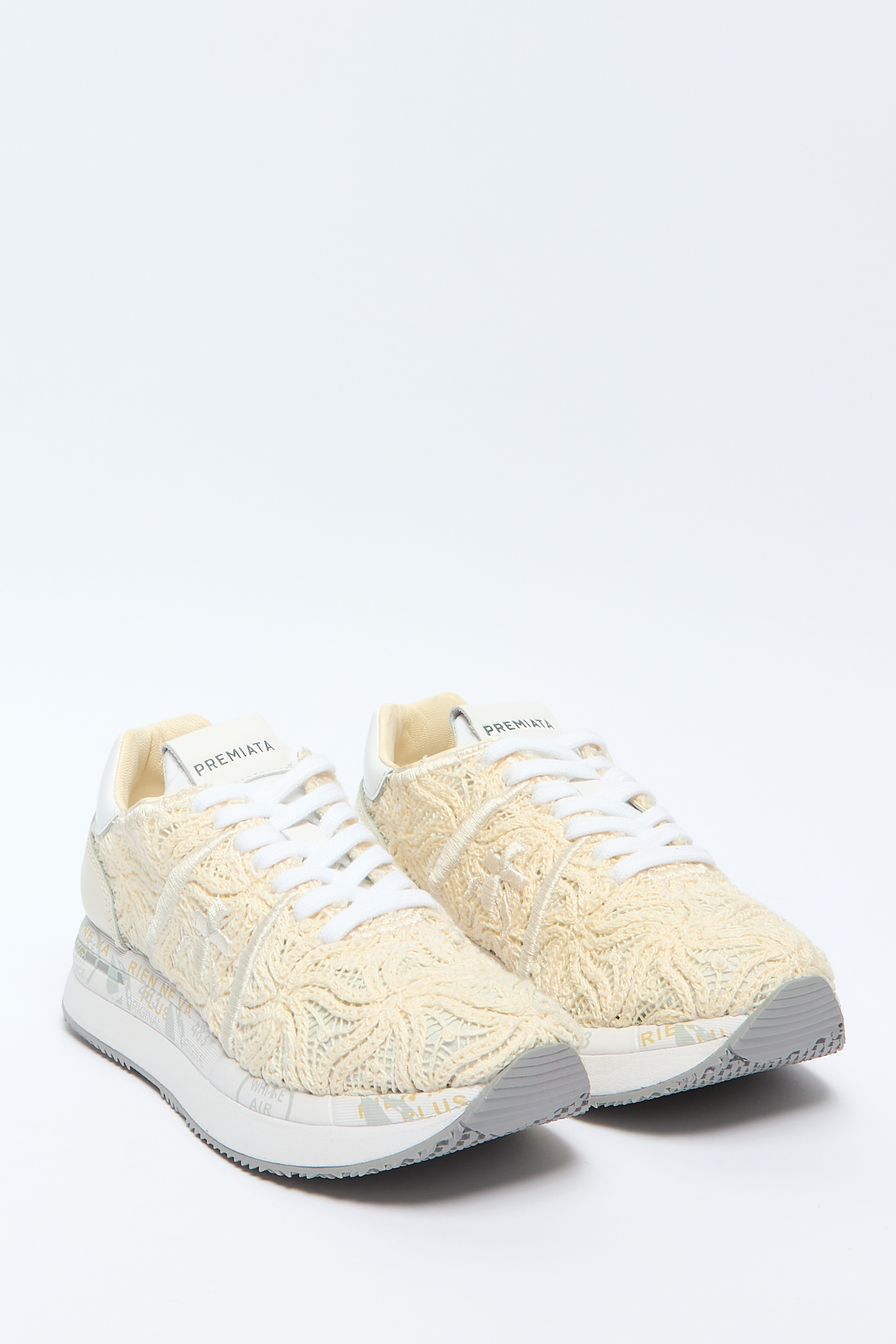 Кроссовки Conny