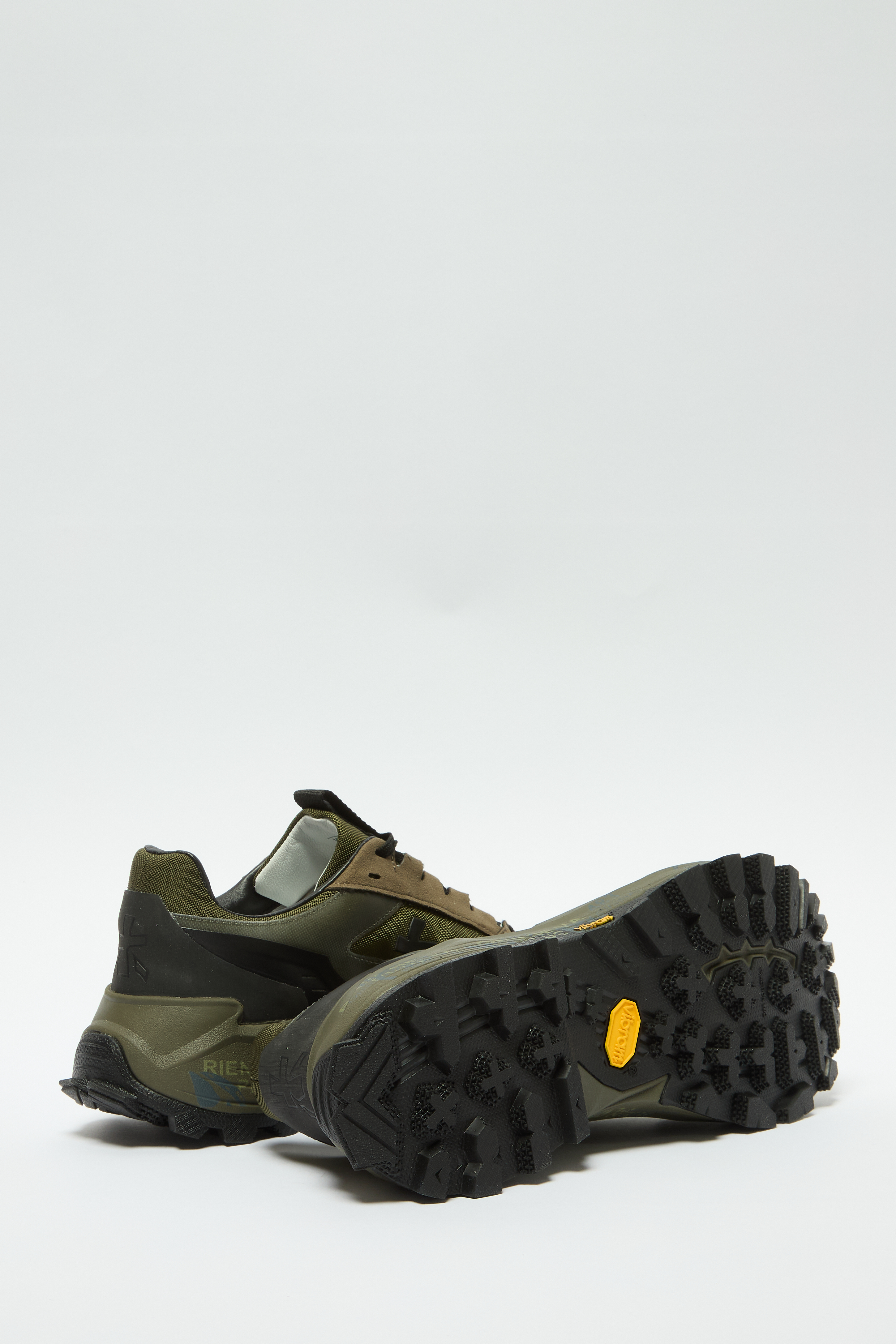 Кроссовки Devin