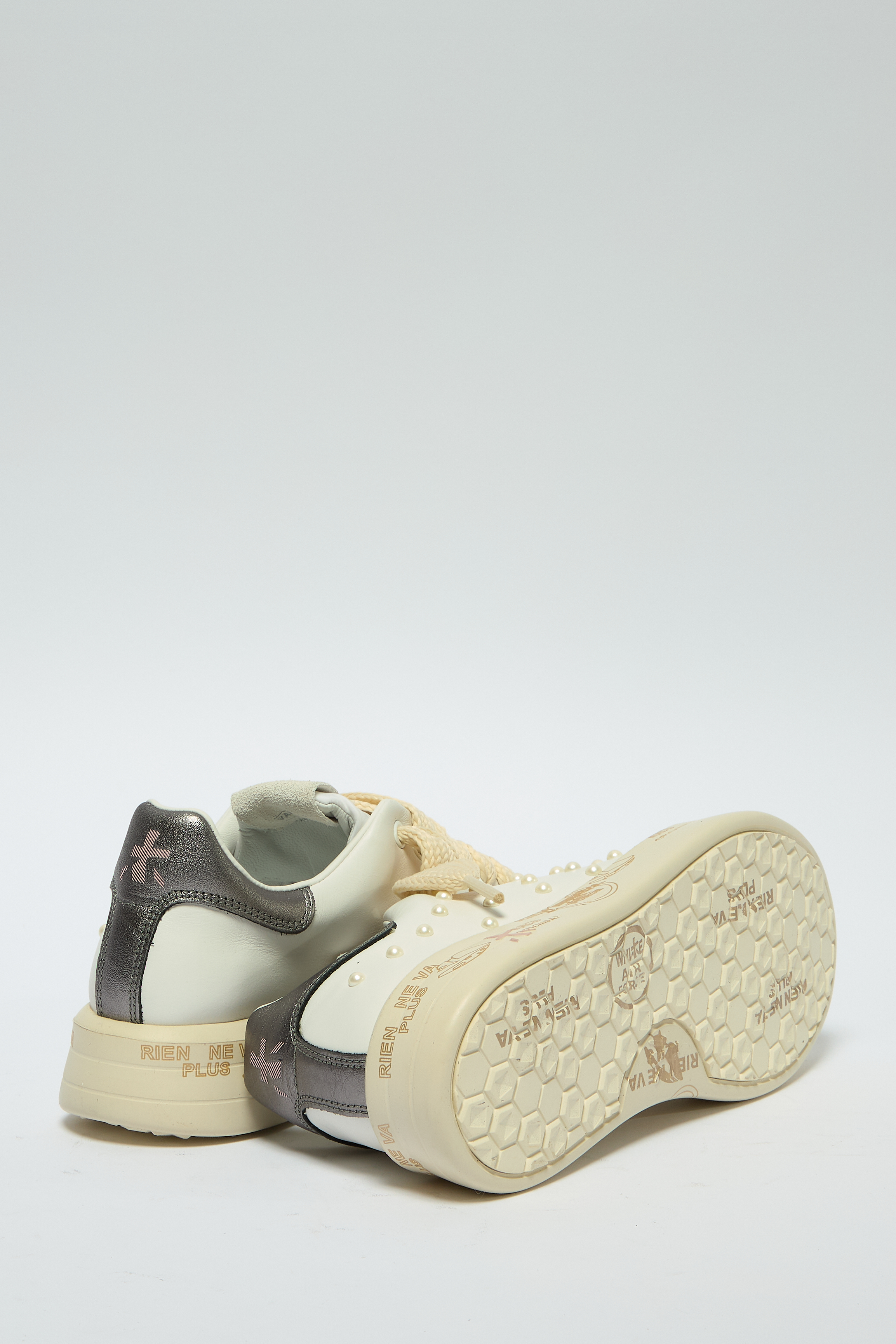 Кроссовки Belle