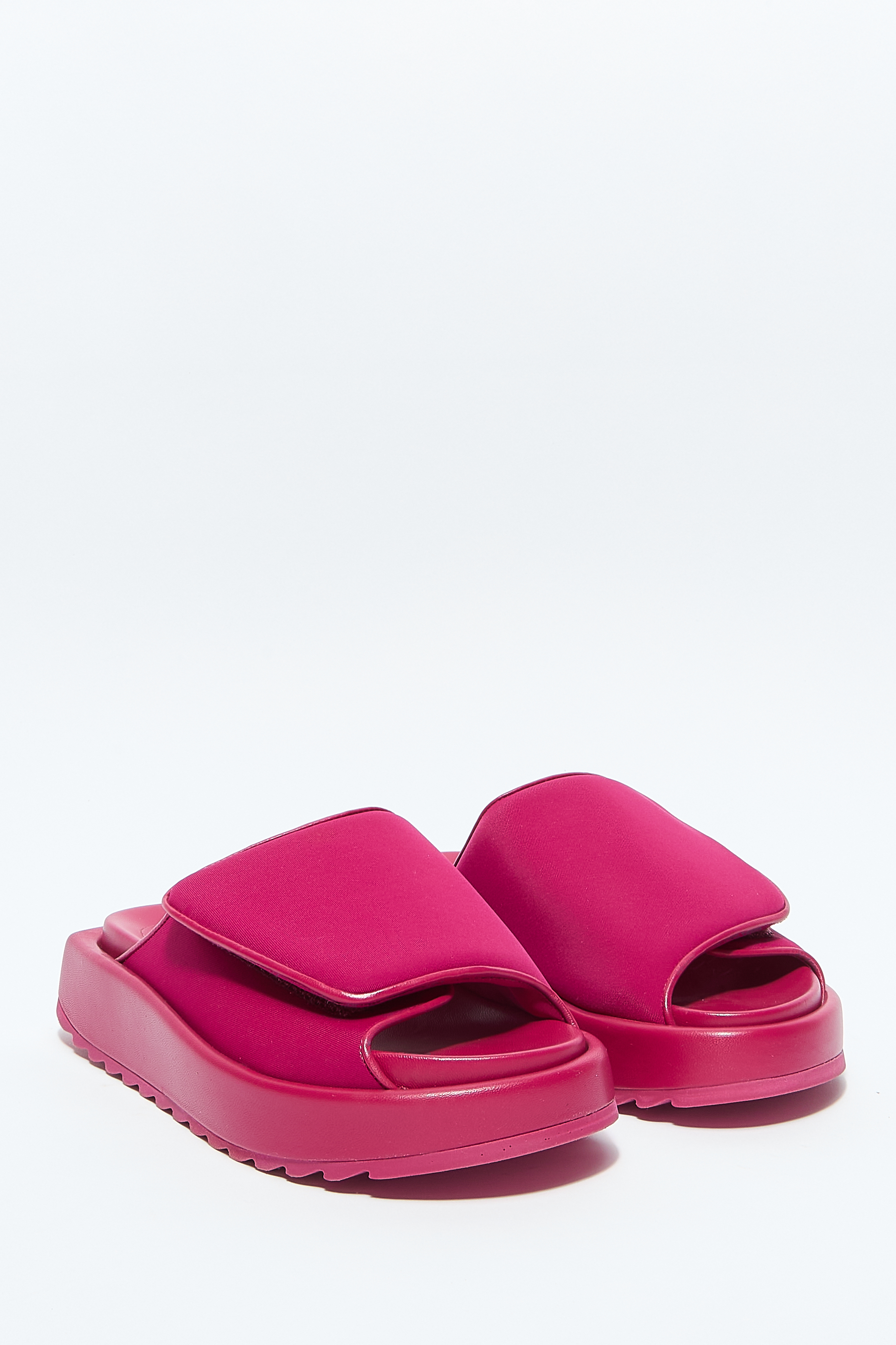 Шлепанцы С Дутыми Ремешками