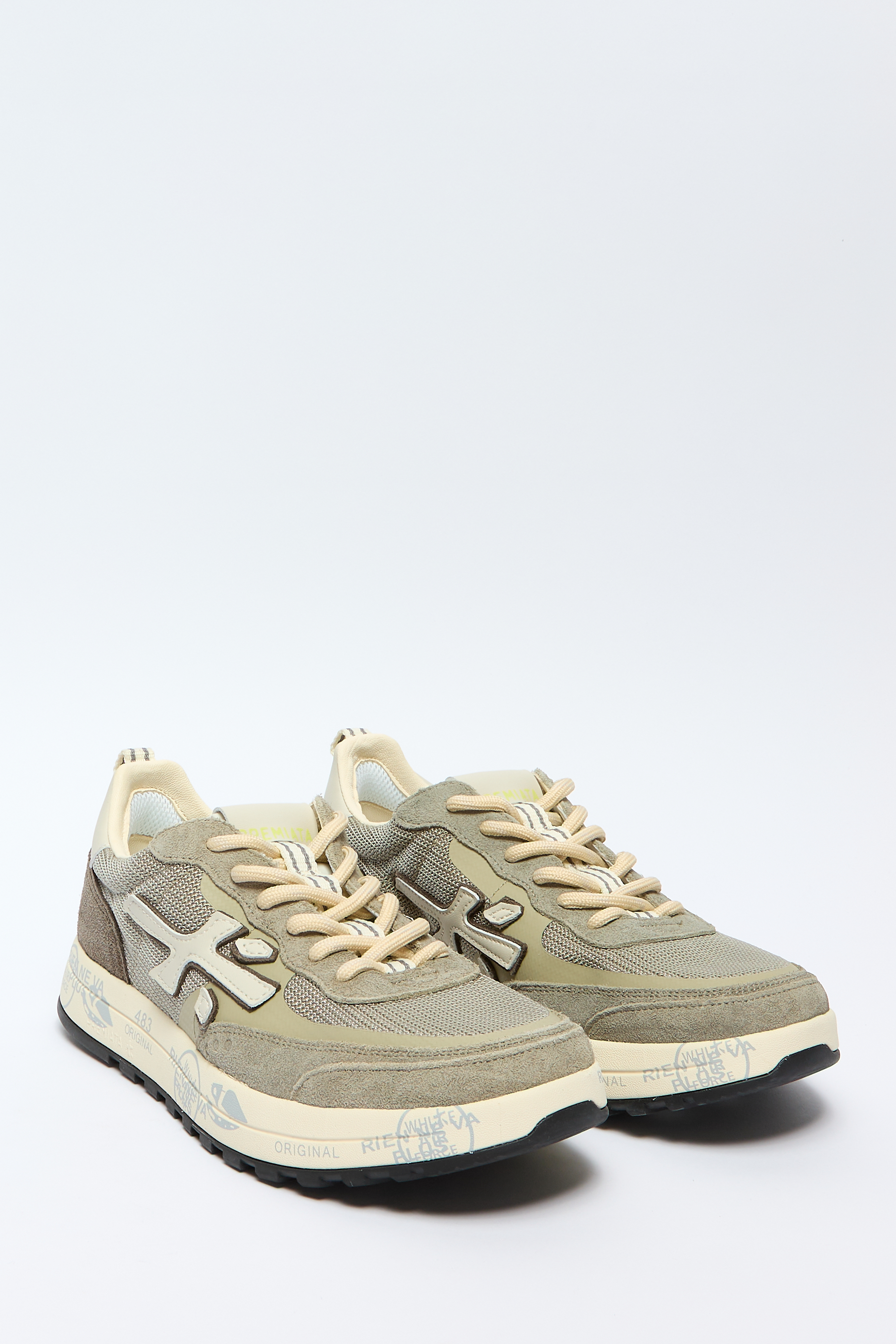 Кроссовки Nous