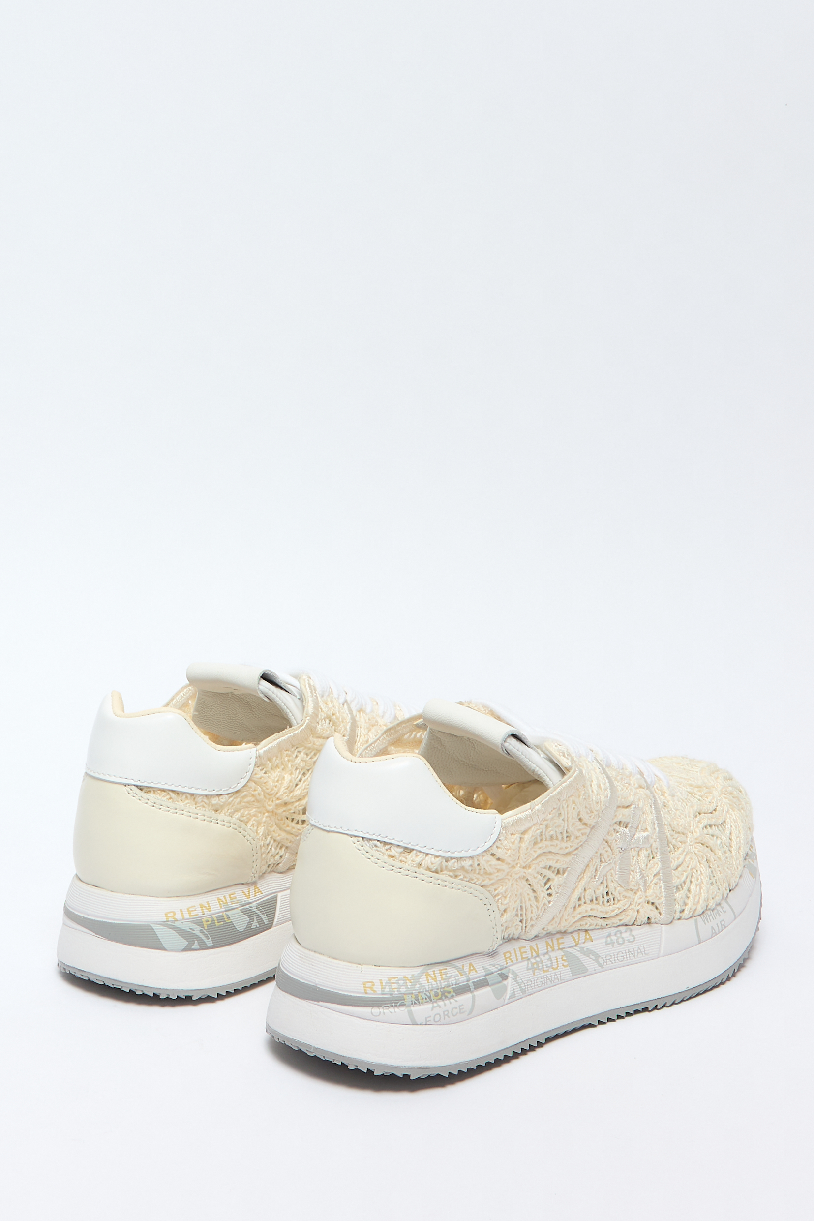 Кроссовки Conny