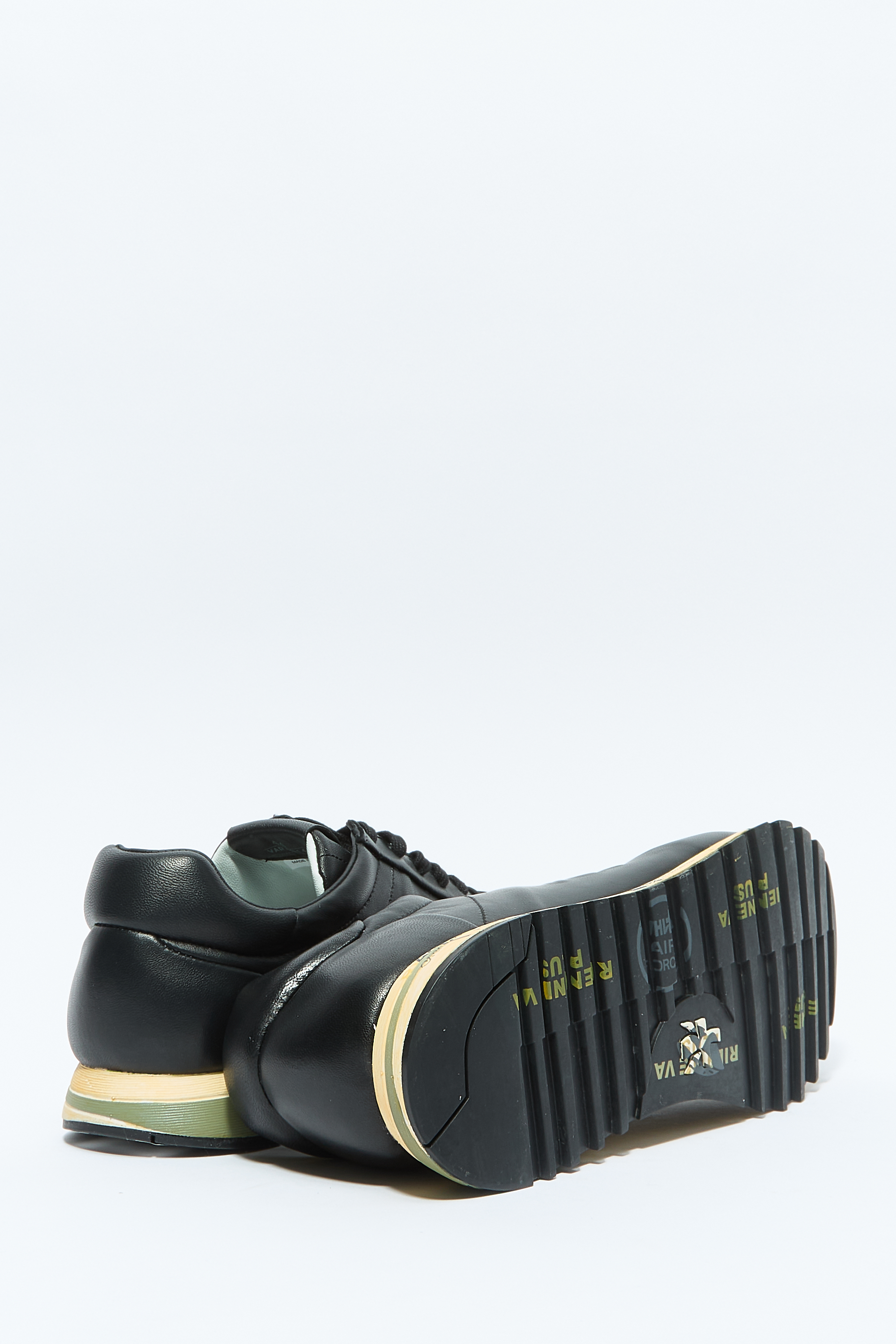 Кроссовки Lucy