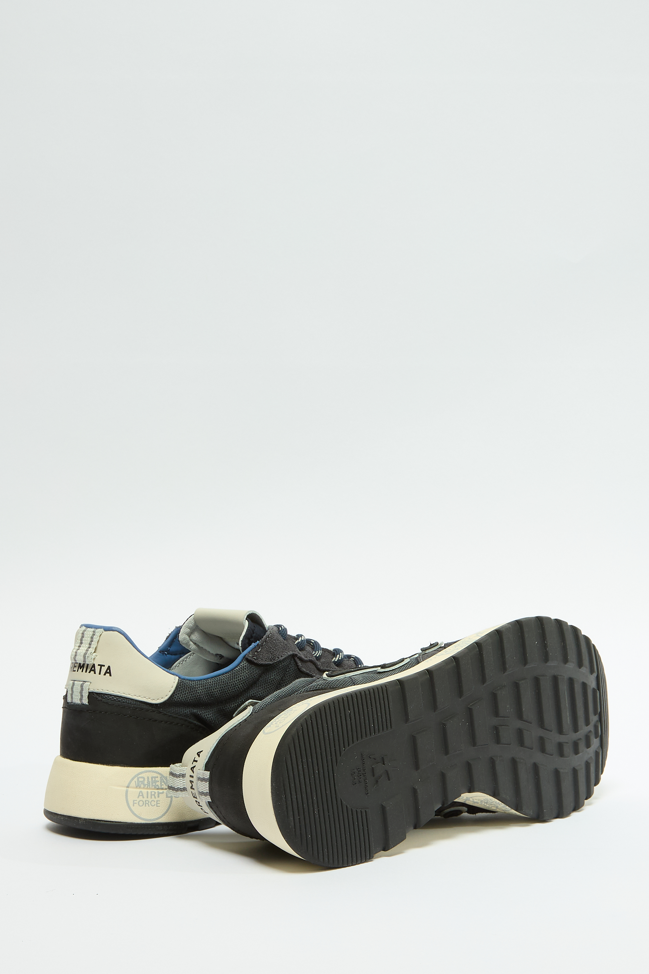 Кроссовки Nous