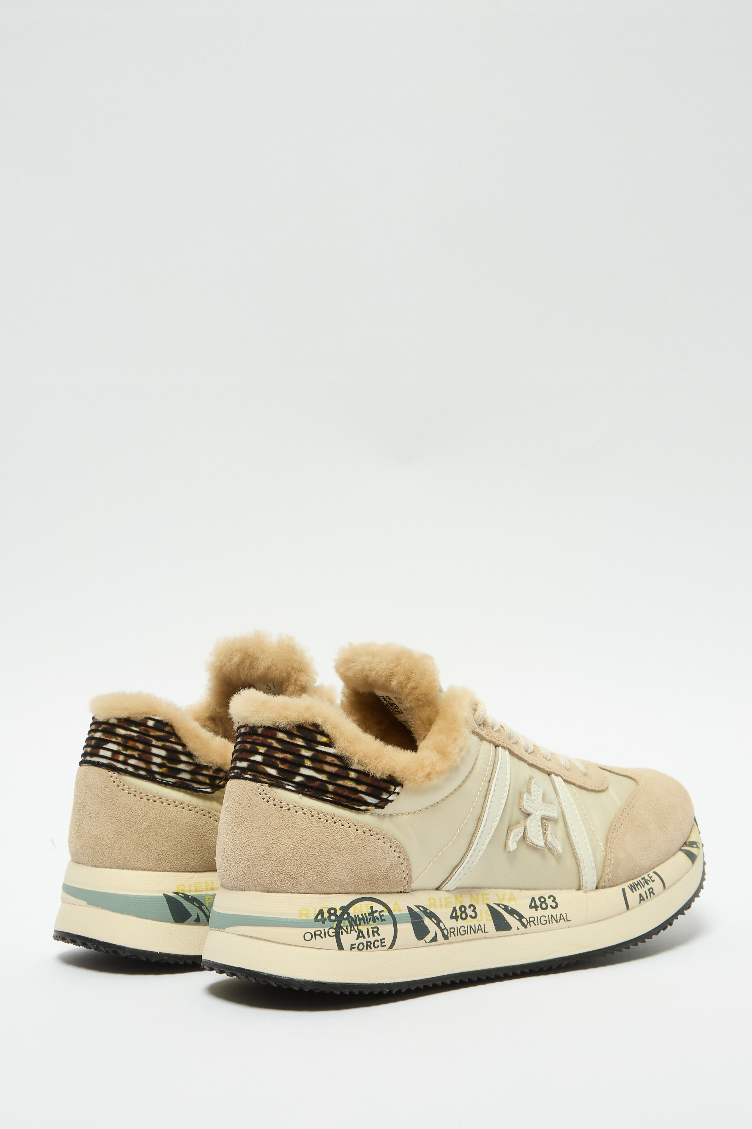 Кроссовки Conny