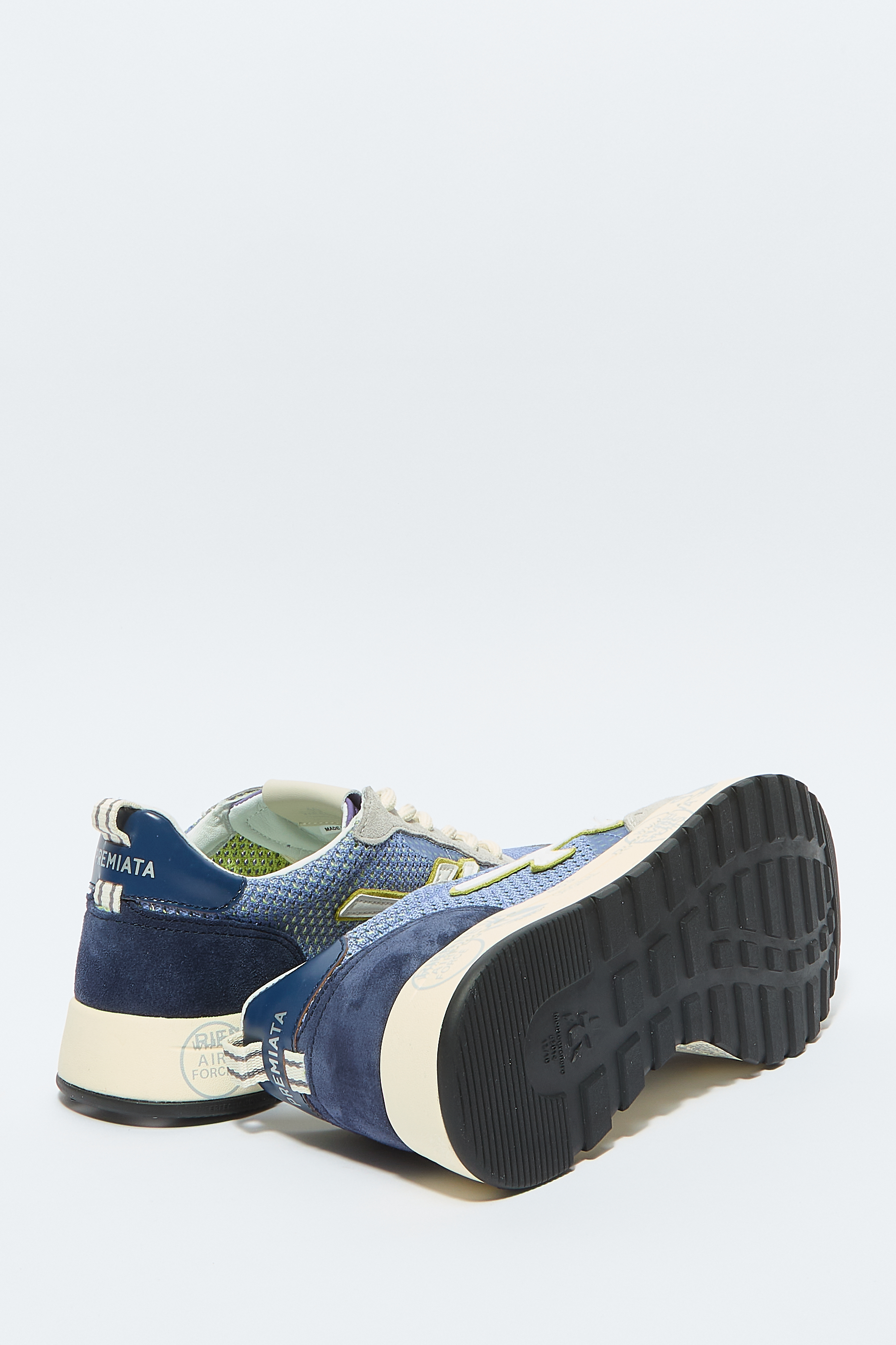 Кроссовки Nous