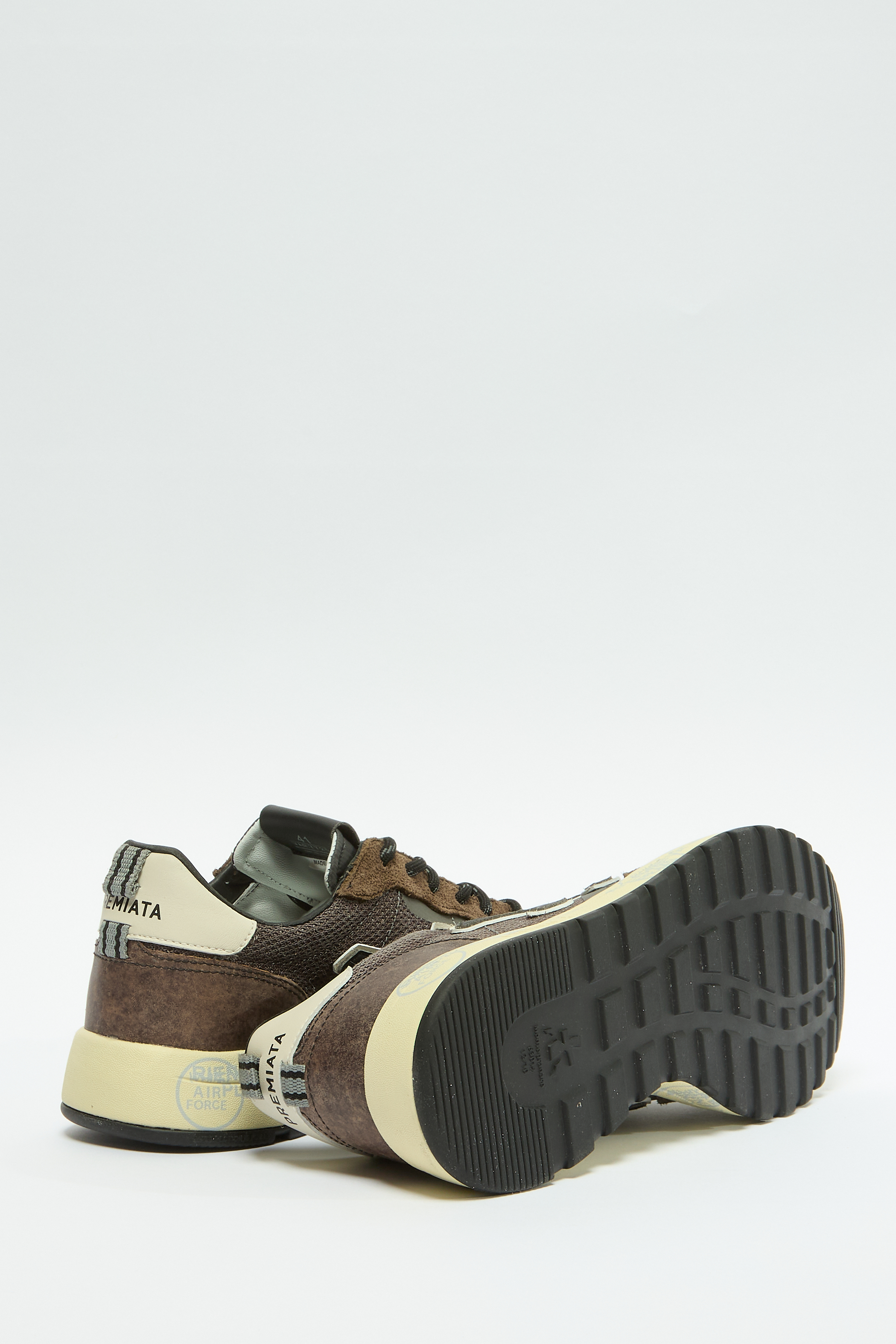 Кроссовки Nous