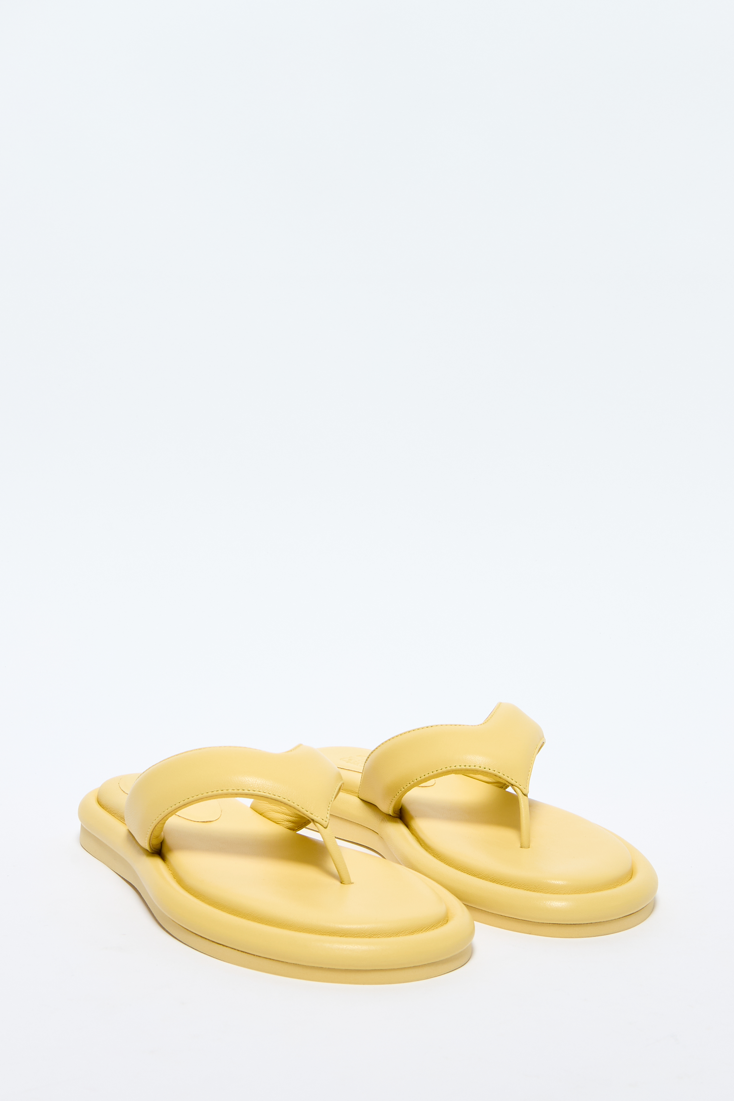 Шлепанцы С Дутыми Ремешками