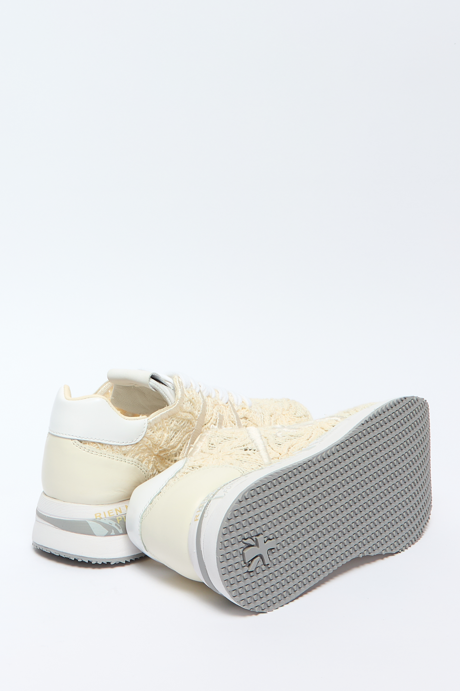 Кроссовки Conny