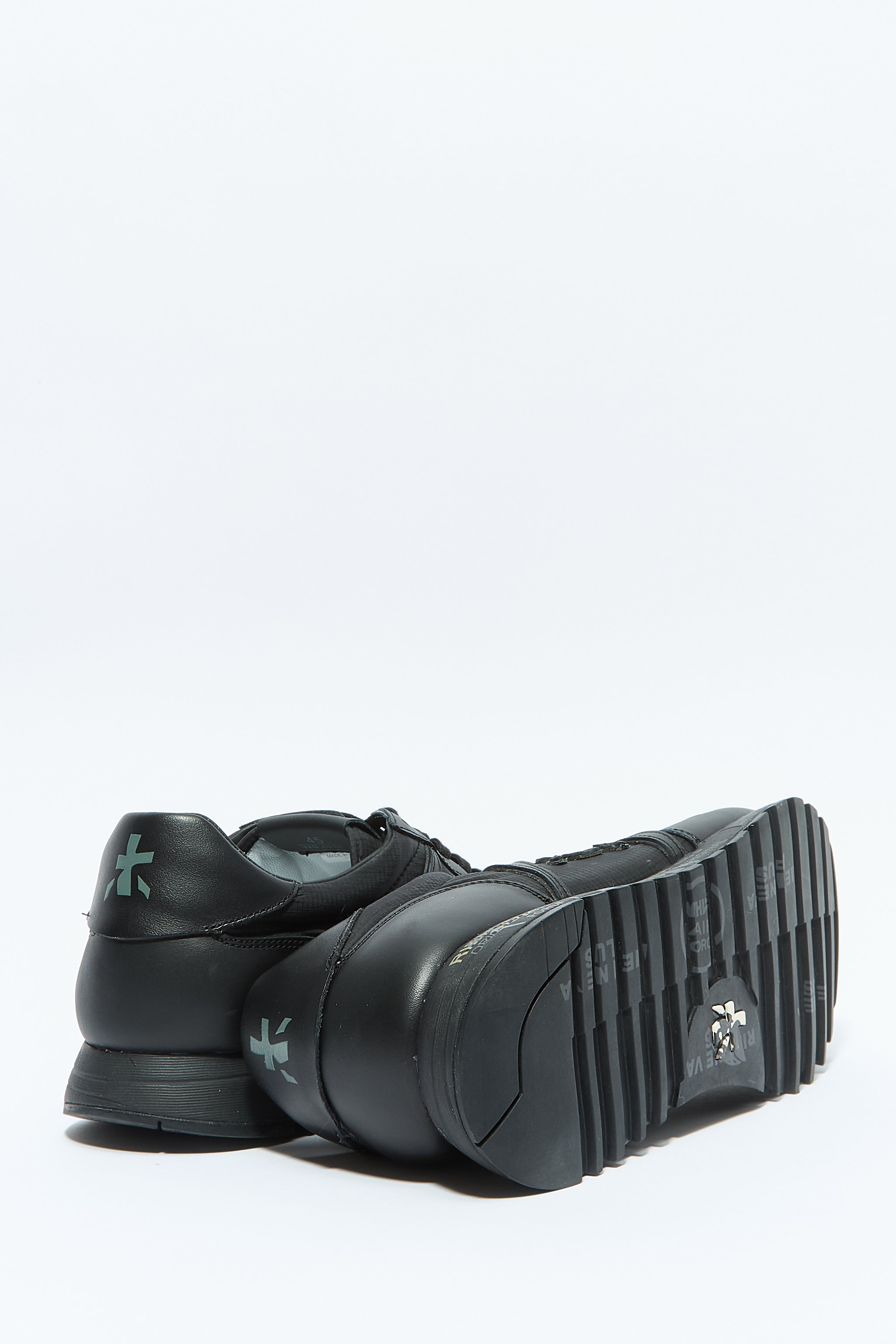 Кроссовки Eric