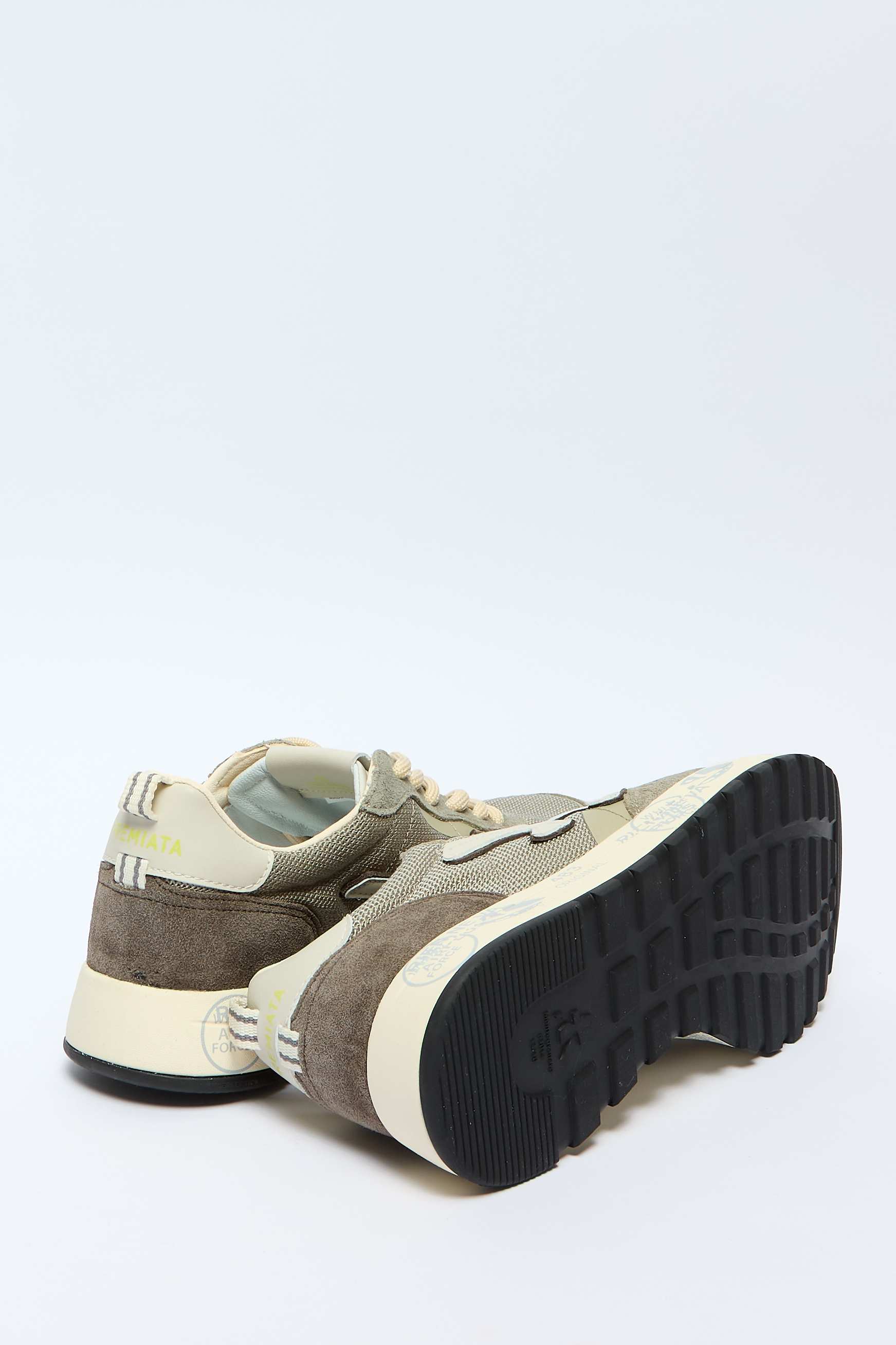 Кроссовки Nous