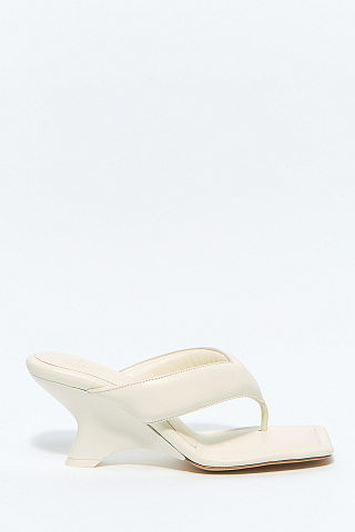 Босоножки На Каблуке С Дутыми Ремешками